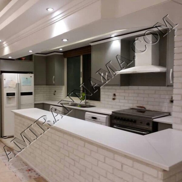 آجر نما بین کابینت ام دی اف آشپزخانه