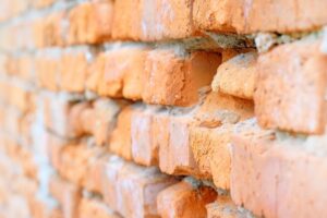 آسیب‌های ناشی از یخ‌زدگی بر روی آجر