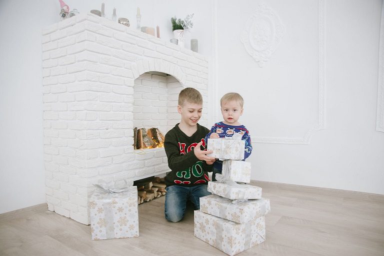 Kids room brick wall decor 1