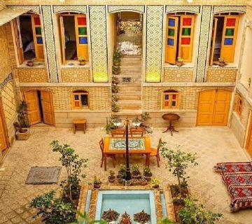 تصویر مراحل ساخت نمای پنج دری با استفاده از آجر